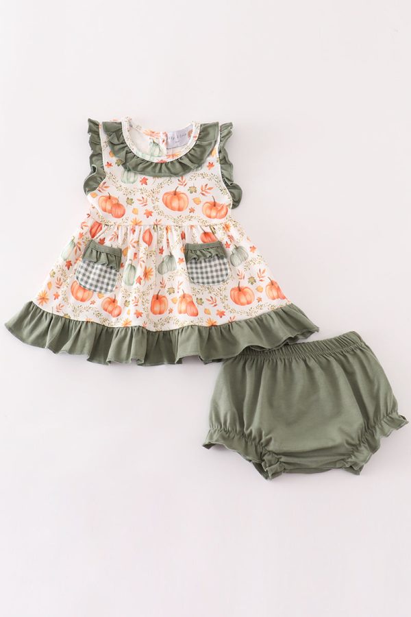 Green pumpkin ruffle baby set Supply